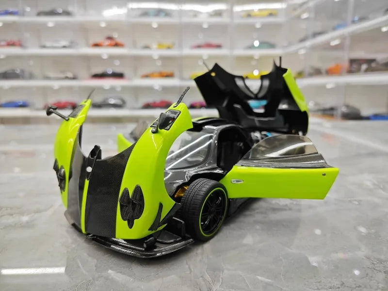 1:18 Pagani 2009 Zonda Cinque Bianco Benny Green Die Cast Model Car