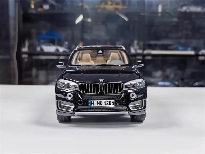 [Paragon] 1:18 BMW 2013 F15 X5 Black Model Car Die-Cast