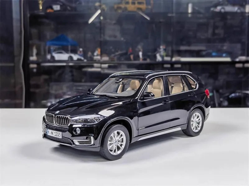 [Paragon] 1:18 BMW 2013 F15 X5 Black Model Car Die-Cast
