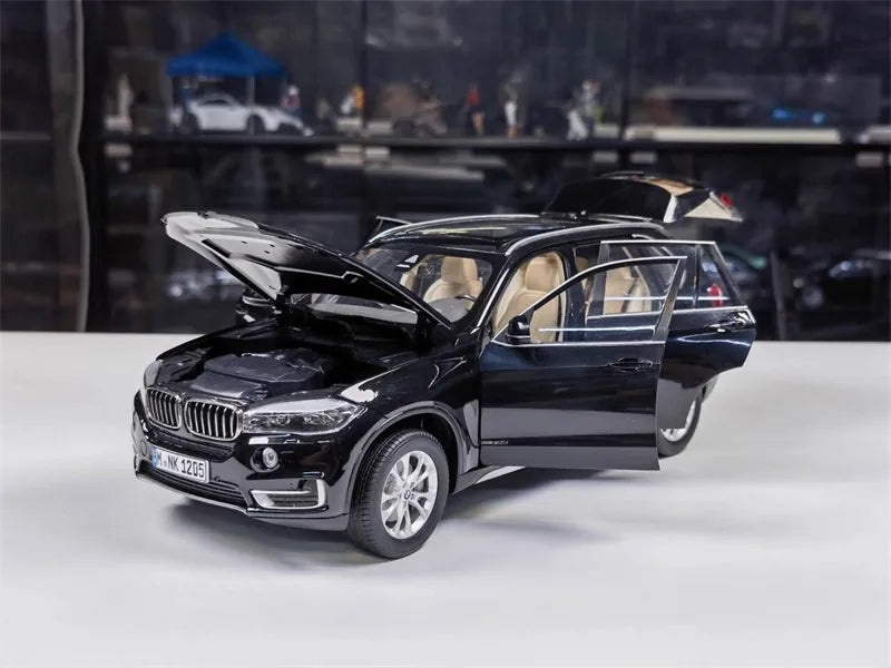 [Paragon] 1:18 BMW 2013 F15 X5 Black Model Car Die-Cast