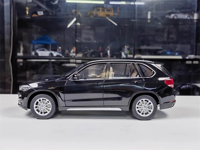 [Paragon] 1:18 BMW 2013 F15 X5 Black Model Car Die-Cast
