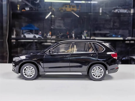 [Paragon] 1:18 BMW 2013 F15 X5 Black Model Car Die-Cast