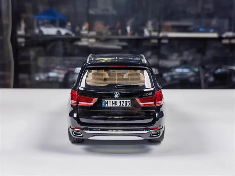 [Paragon] 1:18 BMW 2013 F15 X5 Black Model Car Die-Cast