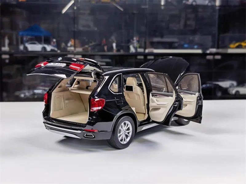 [Paragon] 1:18 BMW 2013 F15 X5 Black Model Car Die-Cast