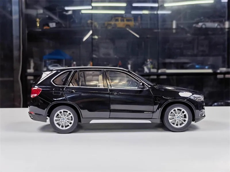 [Paragon] 1:18 BMW 2013 F15 X5 Black Model Car Die-Cast