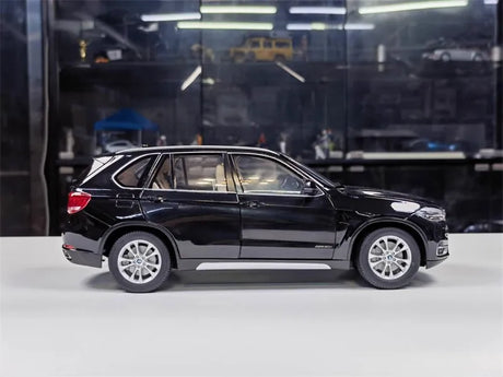 [Paragon] 1:18 BMW 2013 F15 X5 Black Model Car Die-Cast