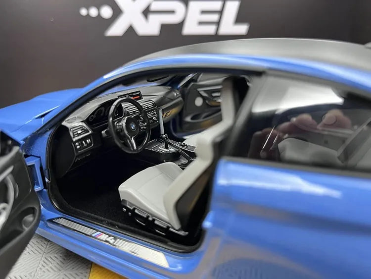 [Paragon] 1:18 BMW 2014 F82 M4 Coupe Blue Model Car Die-Cast