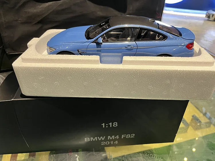 [Paragon] 1:18 BMW 2014 F82 M4 Coupe Blue Model Car Die-Cast