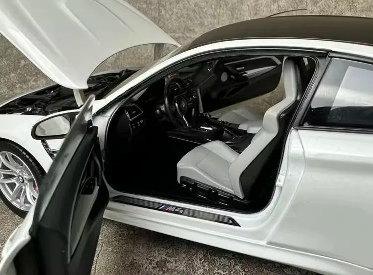 [Paragon] 1:18 BMW 2014 F82 M4 Coupe White Model Car Die-Cast
