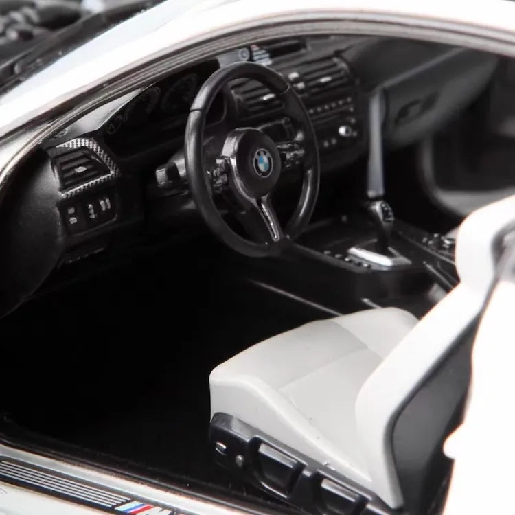 [Paragon] 1:18 BMW 2014 F82 M4 Coupe White Model Car Die-Cast