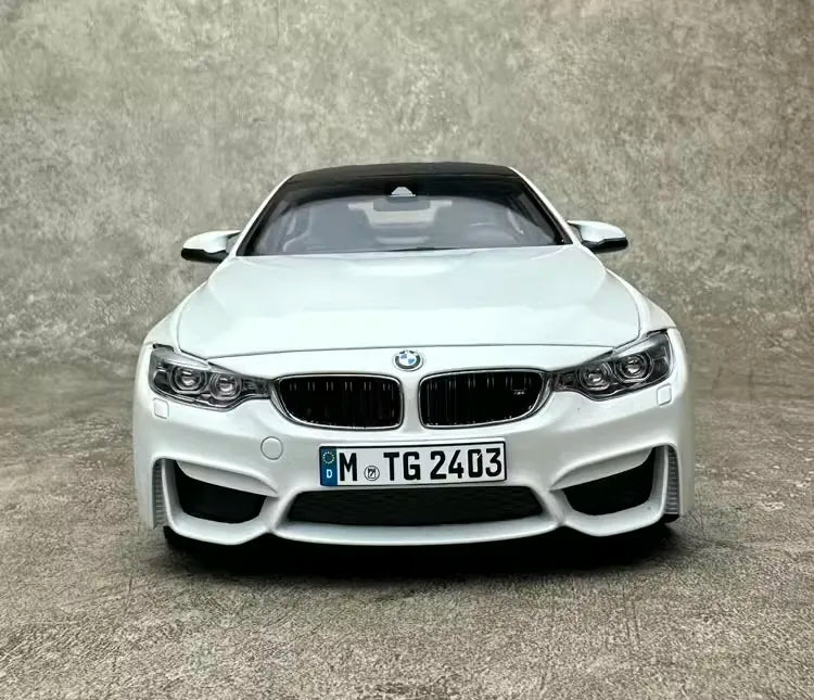 [Paragon] 1:18 BMW 2014 F82 M4 Coupe White Model Car Die-Cast