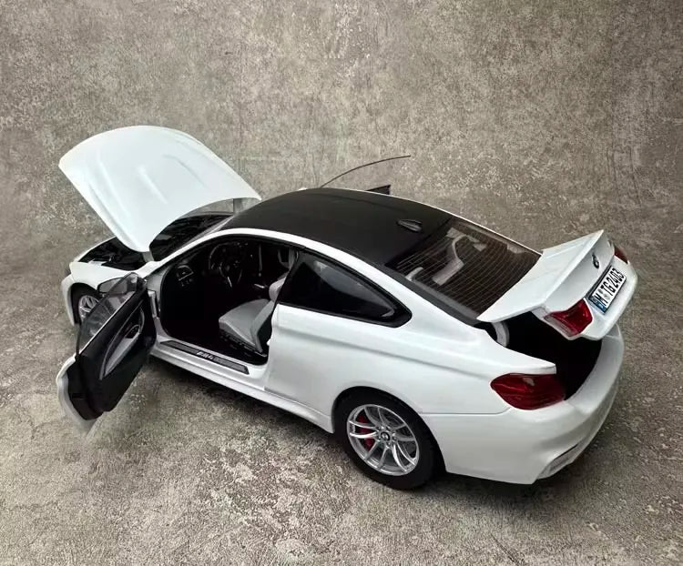 [Paragon] 1:18 BMW 2014 F82 M4 Coupe White Model Car Die-Cast
