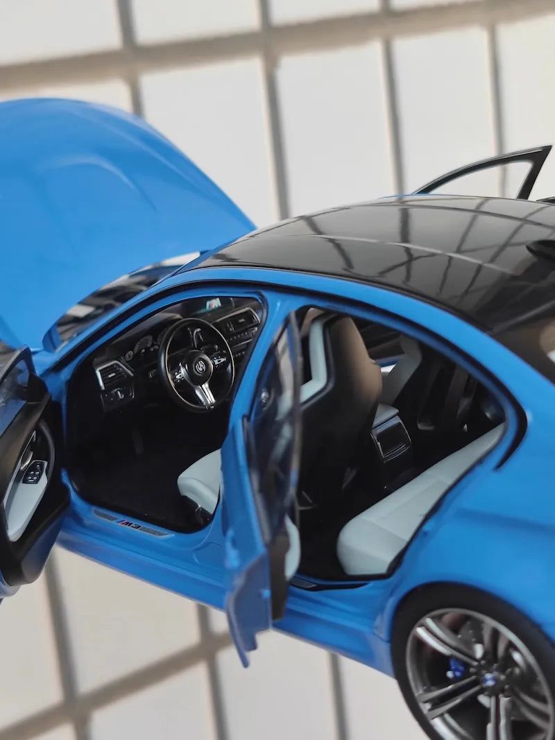 [Paragon] 1:18 BMW 2018 F80 M3 Blue Model Car Die-Cast