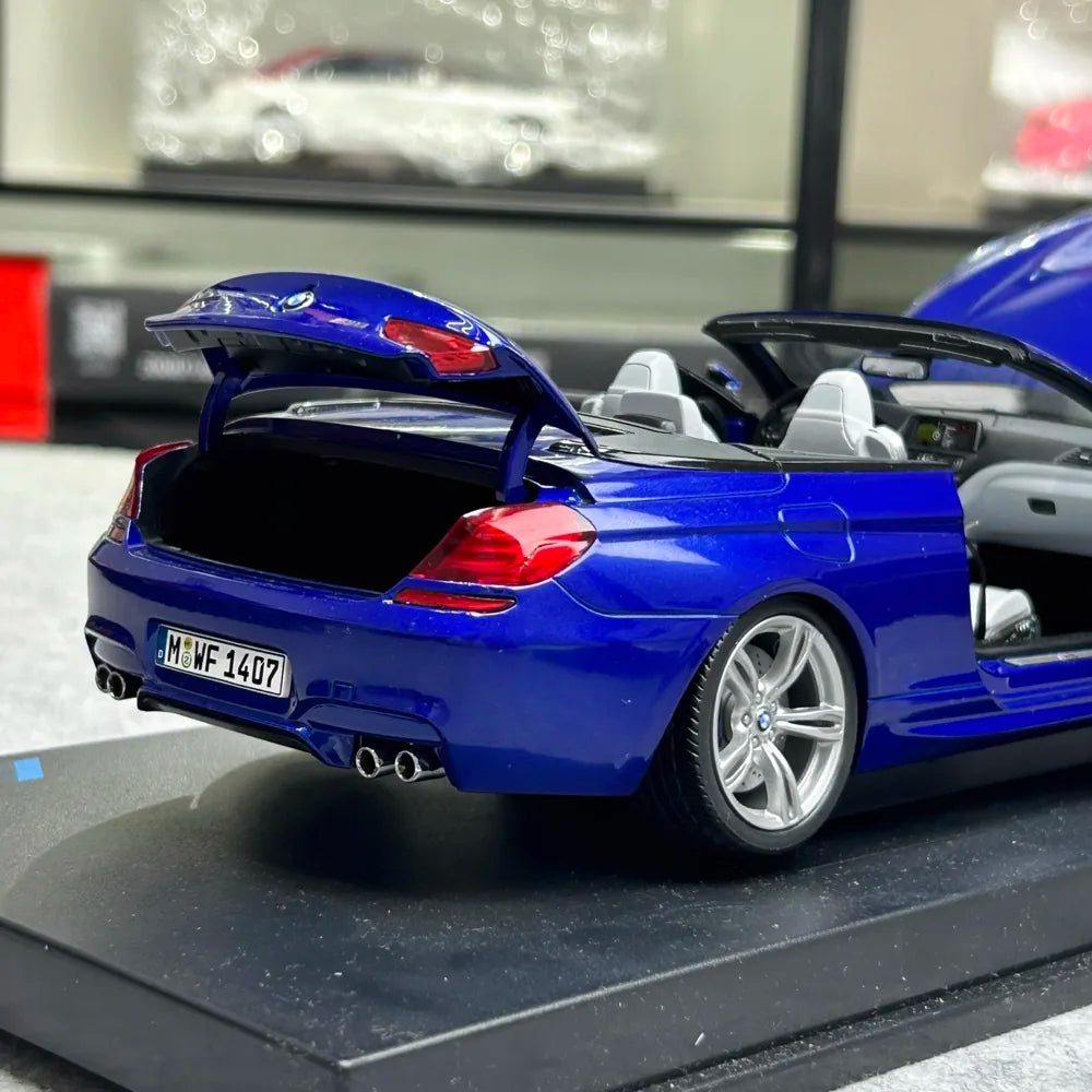 [Paragon] 1:18 BMW 2018 F82 M4 Cabriolet Blue Model Car Die-Cast