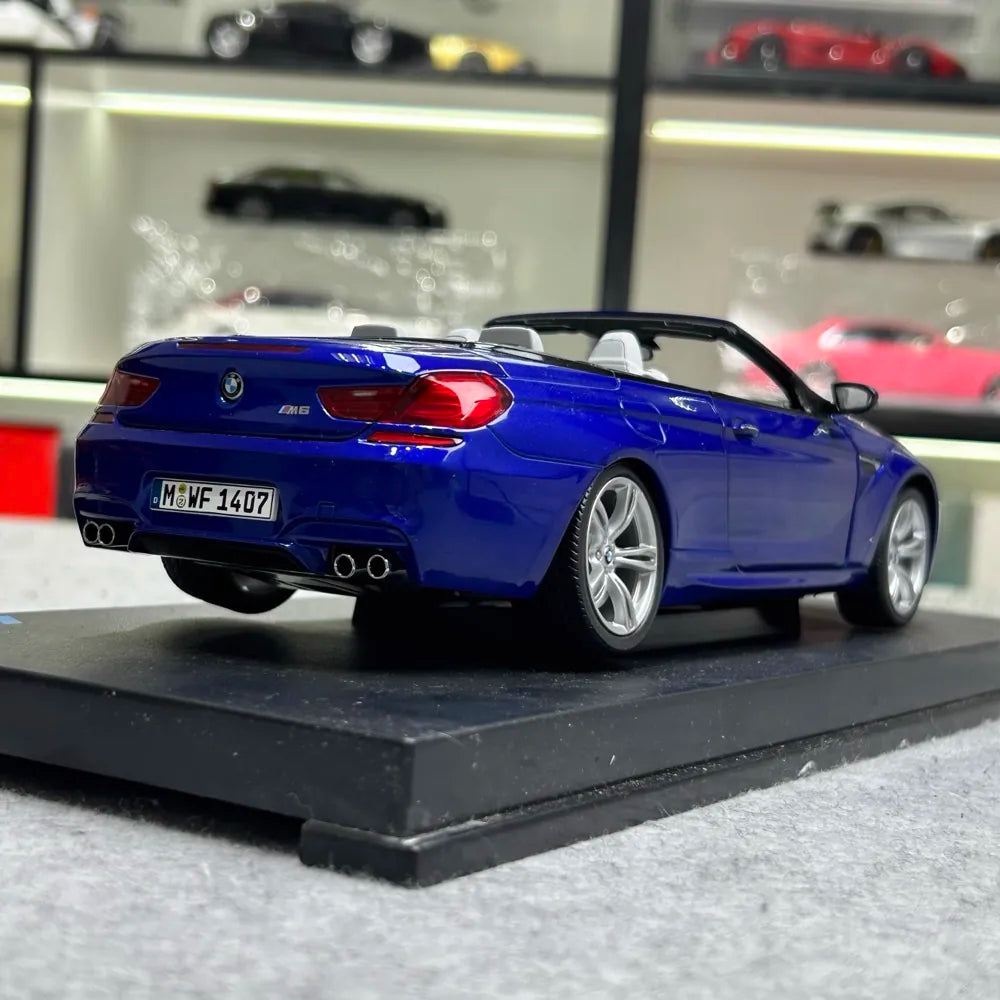 [Paragon] 1:18 BMW 2018 F82 M4 Cabriolet Blue Model Car Die-Cast