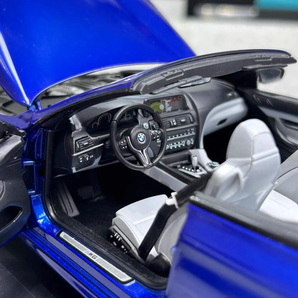 [Paragon] 1:18 BMW 2018 F82 M4 Cabriolet Blue Model Car Die-Cast