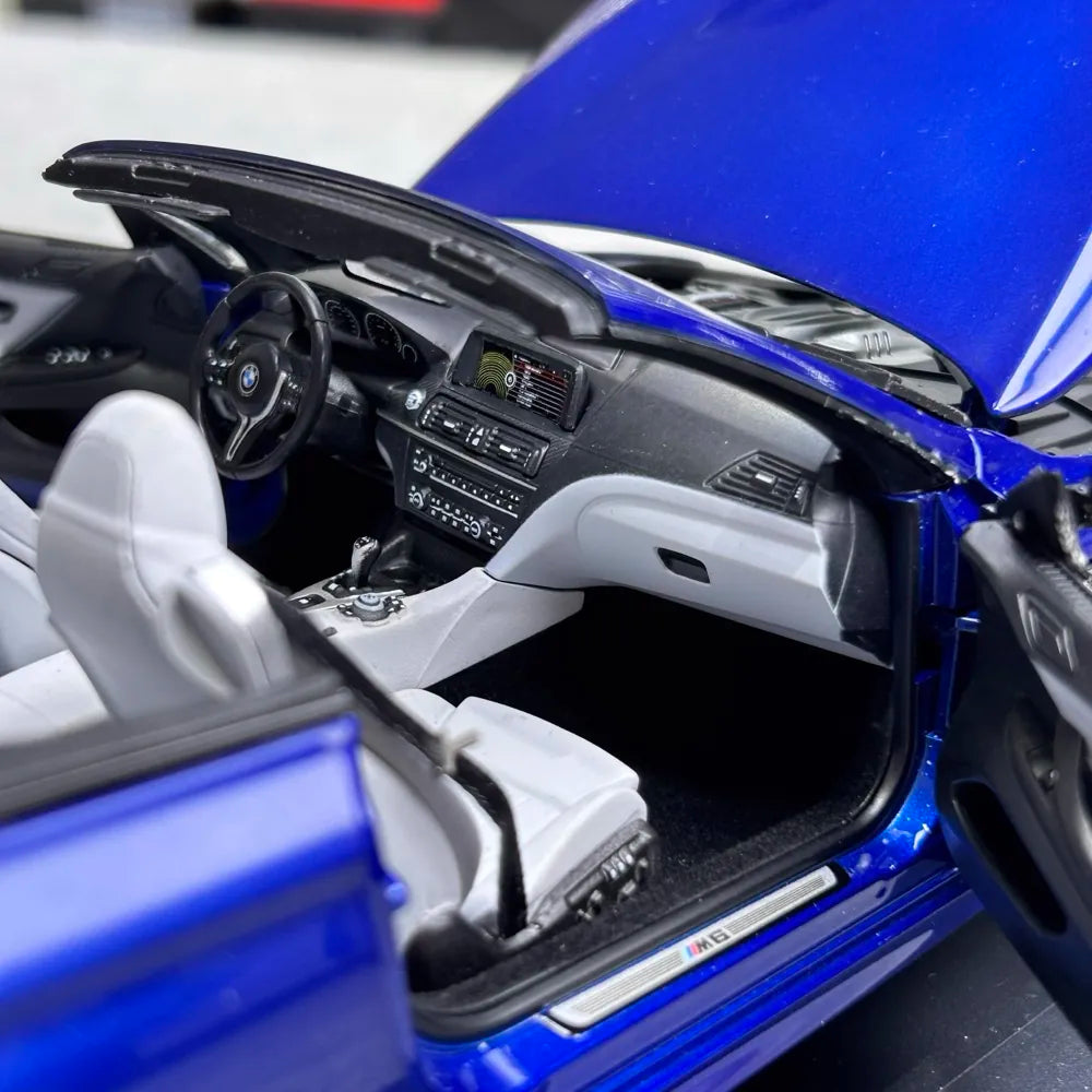 [Paragon] 1:18 BMW 2018 F82 M4 Cabriolet Blue Model Car Die-Cast