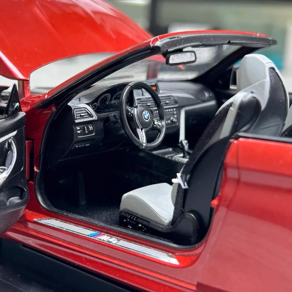 [Paragon] 1:18 BMW 2018 F82 M4 Cabriolet Red Model Car Die-Cast