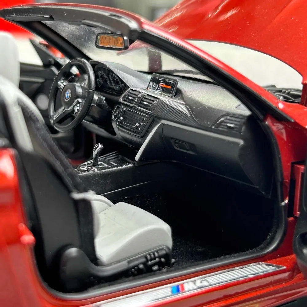 [Paragon] 1:18 BMW 2018 F82 M4 Cabriolet Red Model Car Die-Cast