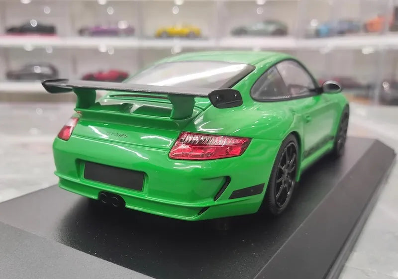 1:18 Porsche 2009 911 GT3 RS 997.2 Die Cast Model Car