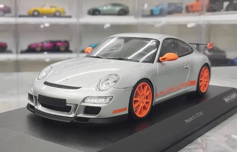 1:18 Porsche 2009 911 GT3 RS 997.2 Die Cast Model Car