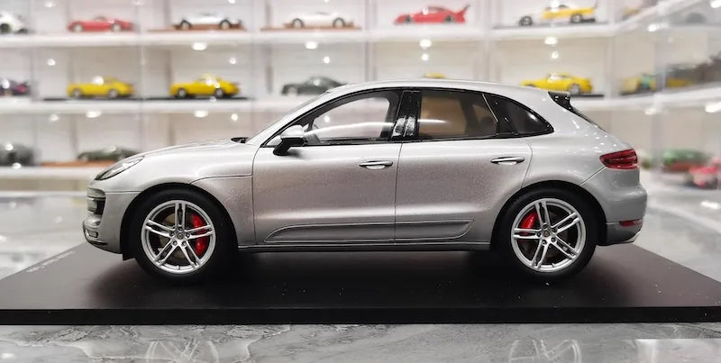 1:18 Porsche 2017 Macan Turbo Die Cast Model Car