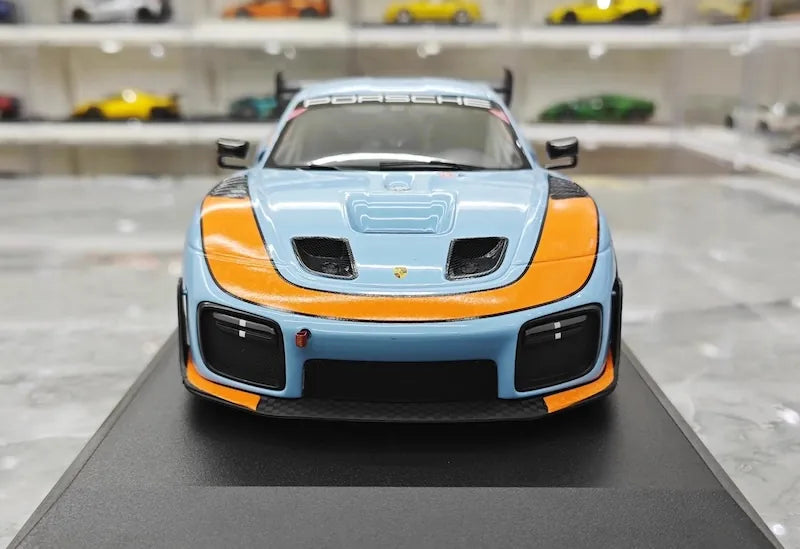 1:18 Porsche 2019 935/19 Die Cast Model Car