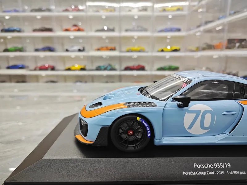 1:18 Porsche 2019 935/19 Die Cast Model Car