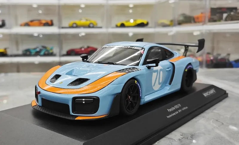 1:18 Porsche 2019 935/19 #70 Die Cast Model Car