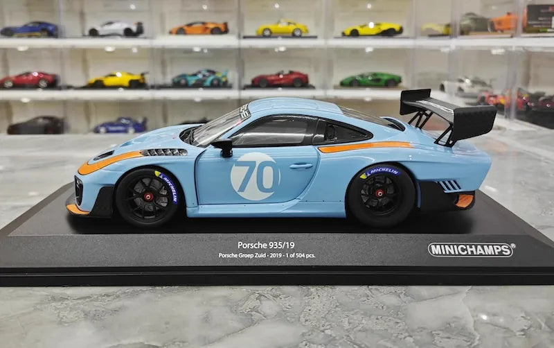 1:18 Porsche 2019 935/19 Die Cast Model Car