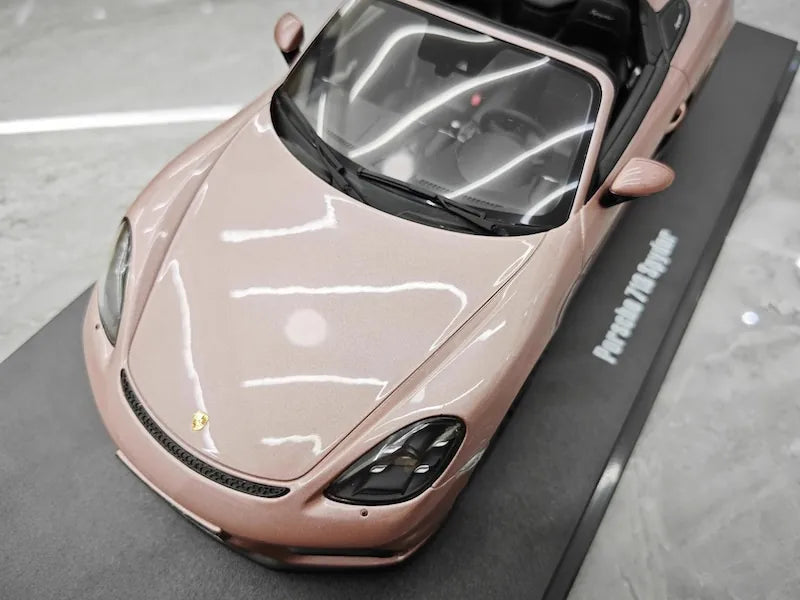 1:18 Porsche 2020 718 Spyder