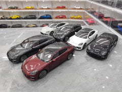 1:18 Porsche 2021 Panamera Turbo S Die Cast Model Car