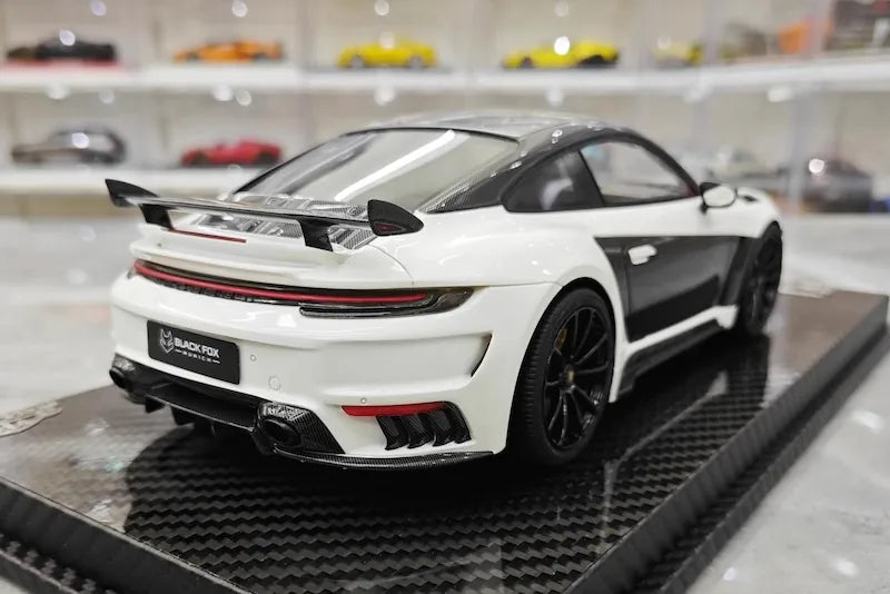 1:18 Porsche 2022 992 Stinger GTR Die Cast Model Car