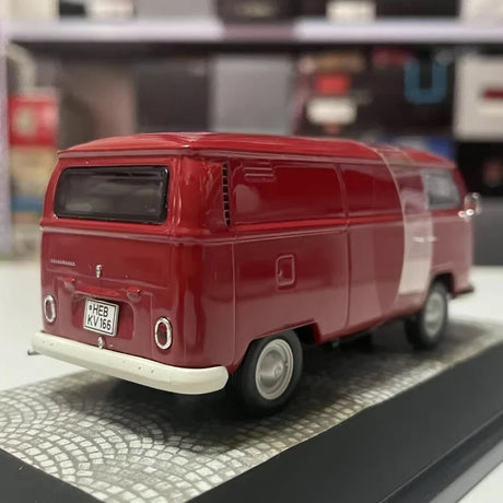 [Premium ClassiXXs] 1:43 Volkswagen 1972 T2 Red Model Car Die-Cast
