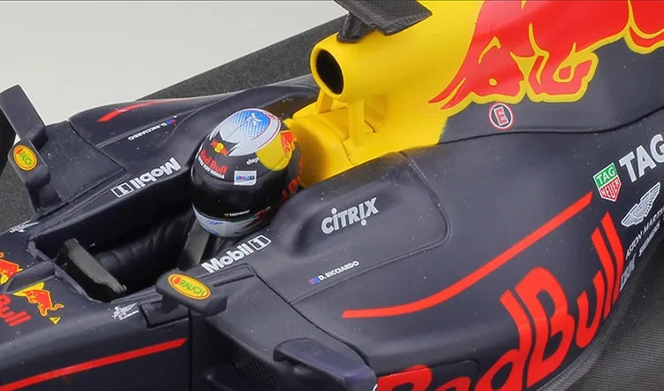 1:18 Red Bull 2017 Racing TAG Heuer RB13 Formula 1 Model Car