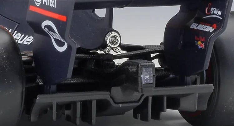 1:18 Red Bull 2017 Racing TAG Heuer RB13 Formula 1 Model Car
