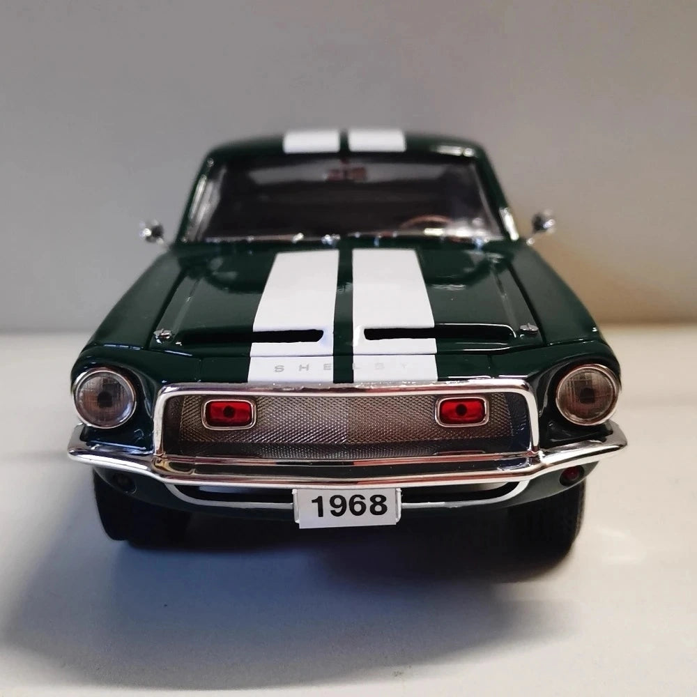 [Road Signature] 1:18 Ford 1968 Shelby GT500 KR Green Model Car Die-Cast