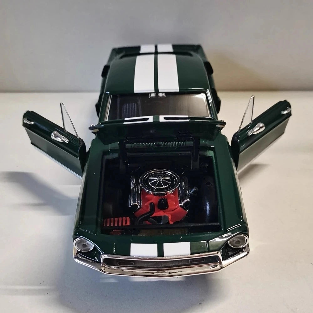 [Road Signature] 1:18 Ford 1968 Shelby GT500 KR Green Model Car Die-Cast