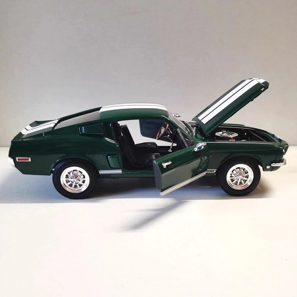 [Road Signature] 1:18 Ford 1968 Shelby GT500 KR Green Model Car Die-Cast