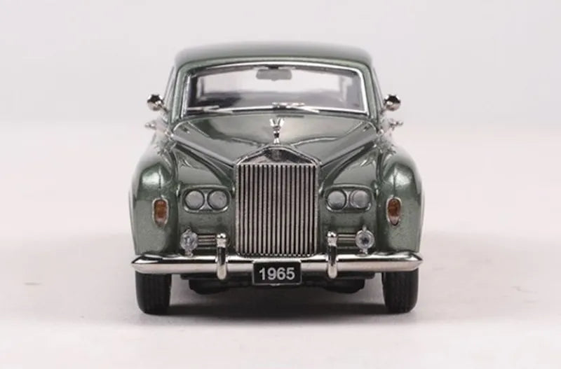 1:64 Rolls-Royce 1965 Silver Shadow Die Cast Model Car