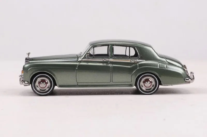 1:64 Rolls-Royce 1965 Silver Shadow Die Cast Model Car