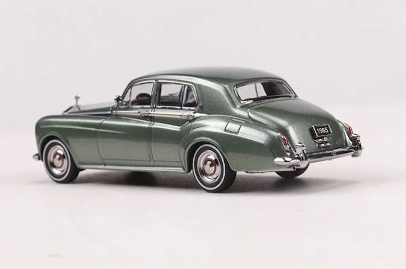 1:64 Rolls-Royce 1965 Silver Shadow Die Cast Model Car