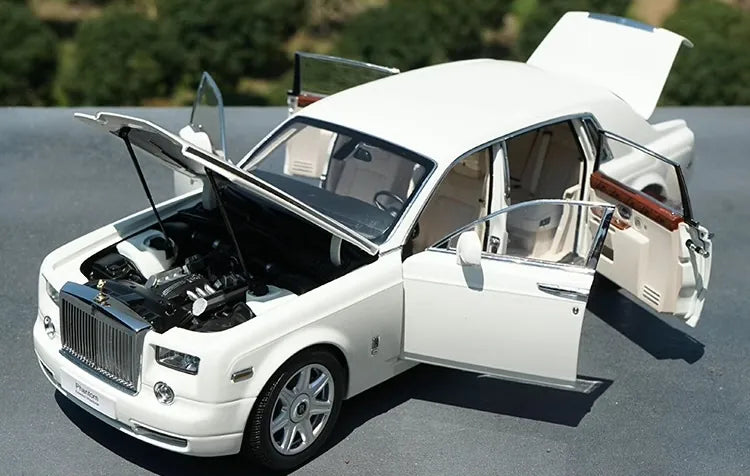 1:18 Rolls-Royce 2003 Phantom Die Cast Model Car