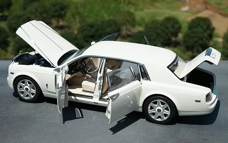 1:18 Rolls-Royce 2003 Phantom Die Cast Model Car