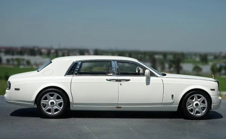 1:18 Rolls-Royce 2003 Phantom Die Cast Model Car
