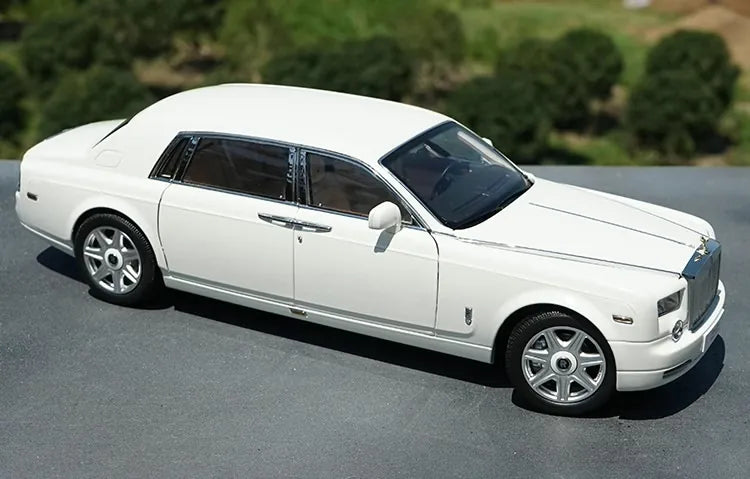 1:18 Rolls-Royce 2003 Phantom Die Cast Model Car