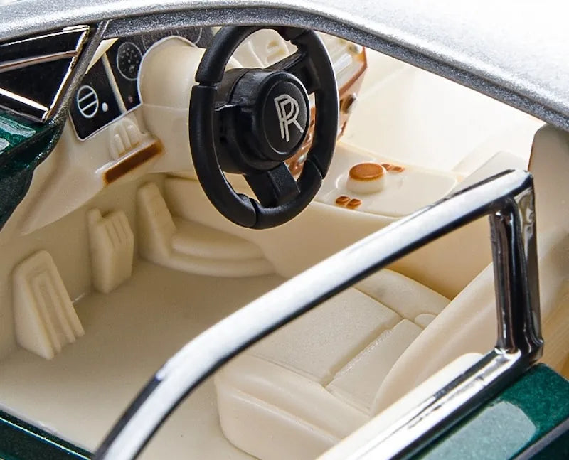 1:24 Rolls-Royce 2013 Wraith Die Cast Model Car