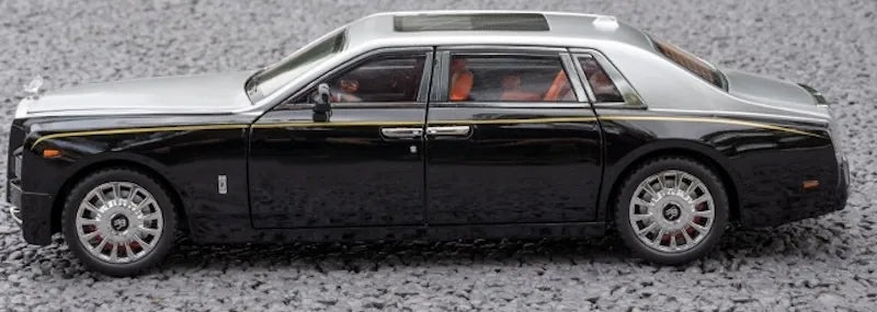 1:18 Rolls-Royce 2017 Phantom Die Cast Model Car