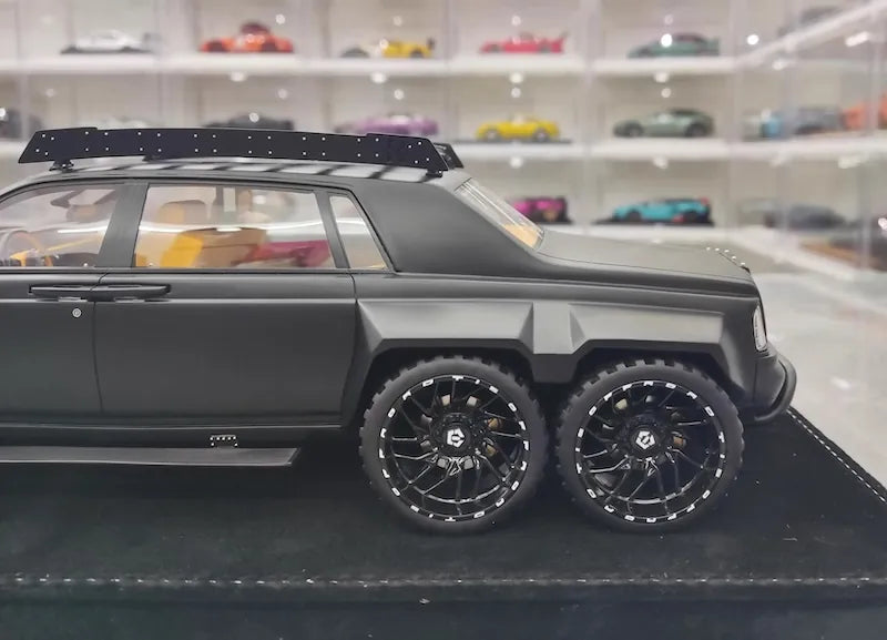 1:18 Rolls-Royce 2017 Phantom VIII 6x6 Will Bring Luxury Die Cast Model Car