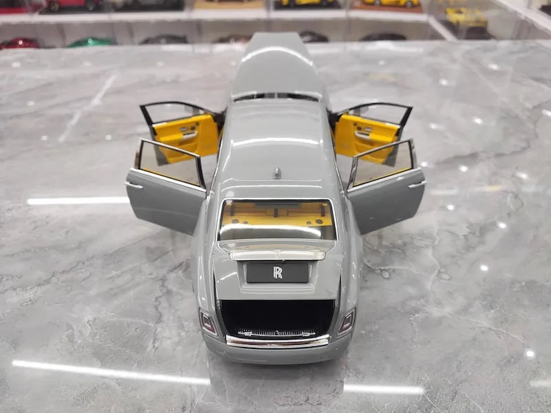 1:18 Rolls-Royce 2017 Phantom VIII EWB Die Cast Model Car